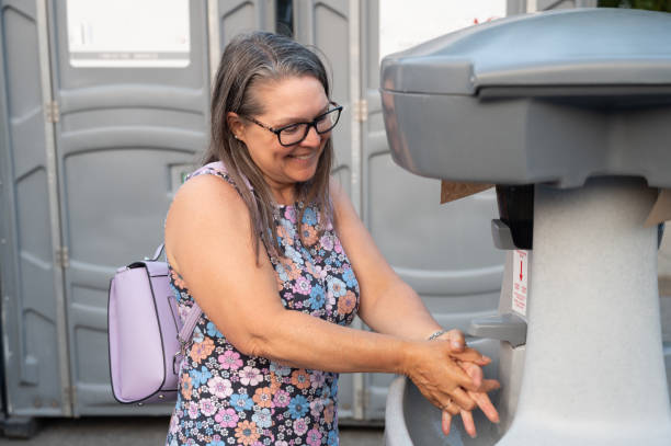 Best Luxury portable toilet rental  in Oak Grove, KY